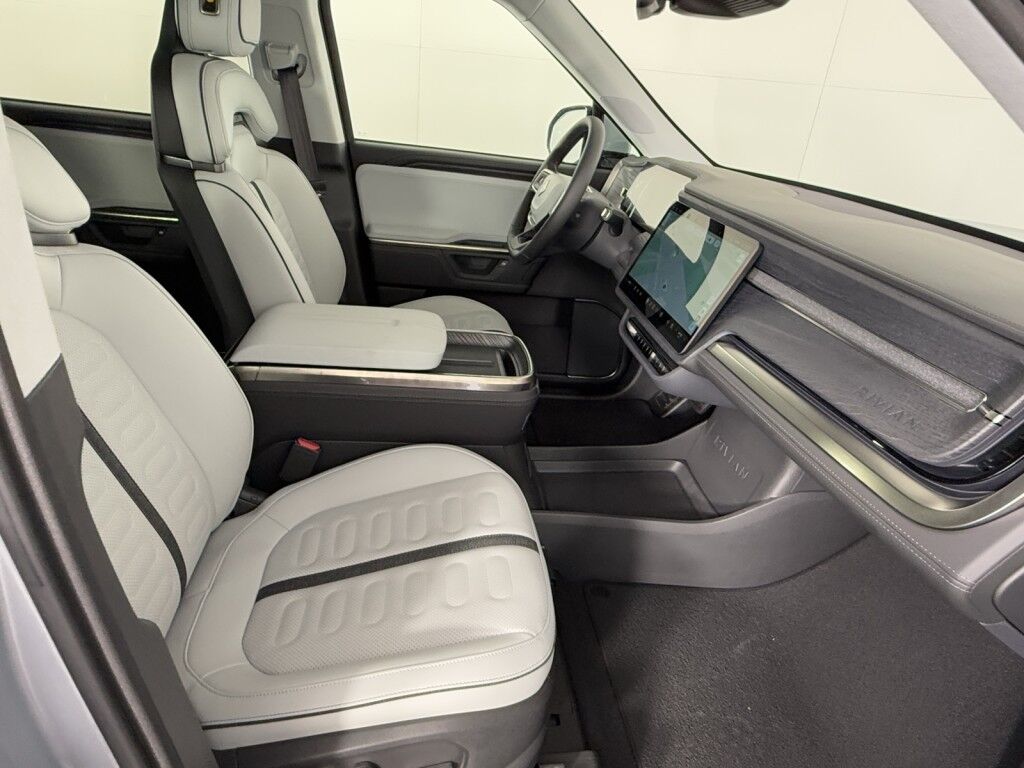 2025 Rivian R1S Adventure Dual-Motor Max Pack Maumee OH