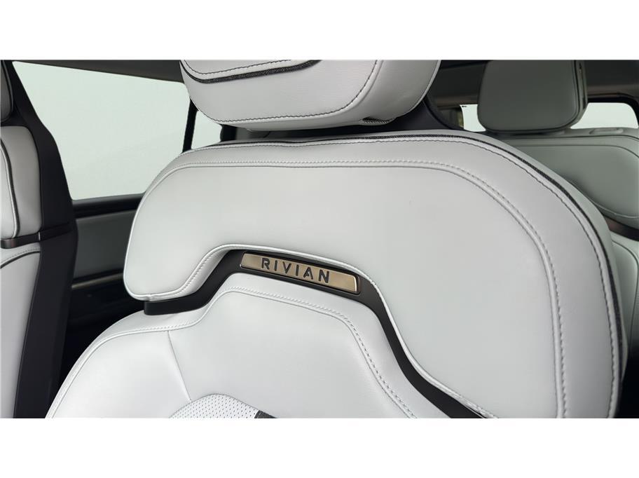 2025 Rivian R1S Dual Standard Sport Utility 4D Folsom CA