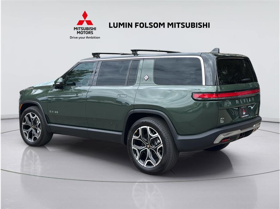 2025 Rivian R1S Dual Standard Sport Utility 4D
