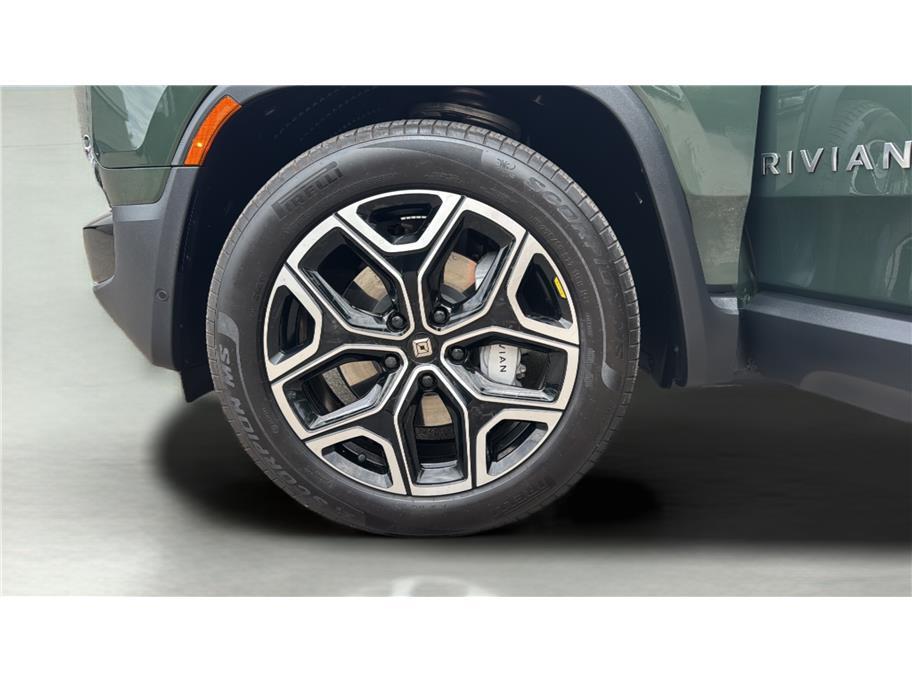 2025 Rivian R1S Dual Standard Sport Utility 4D Folsom CA