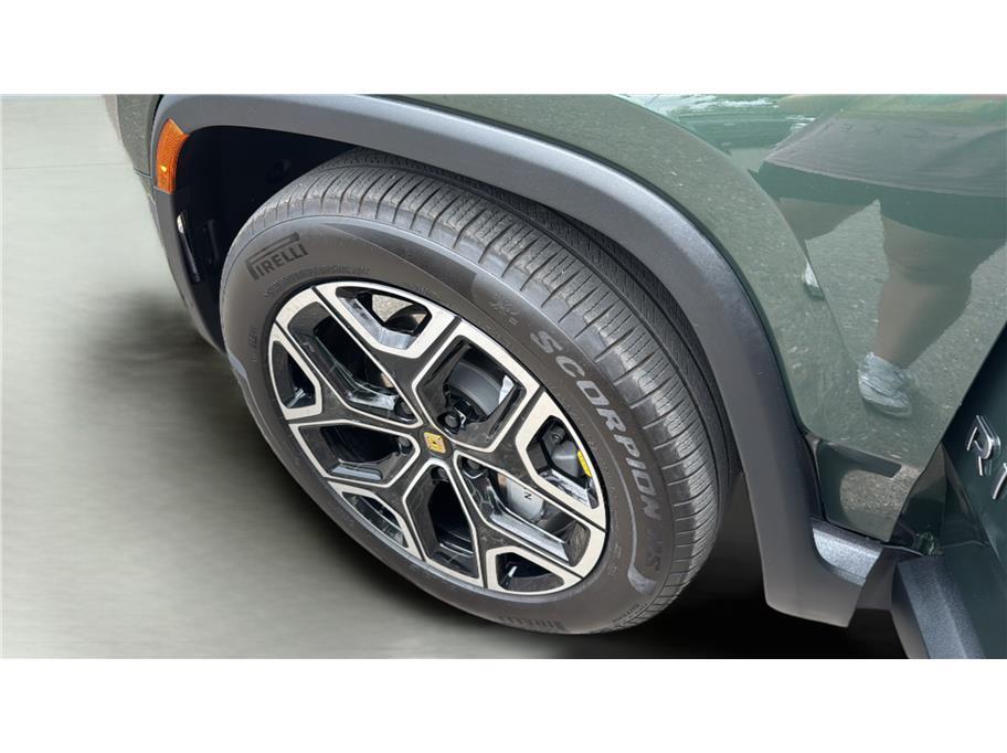 2025 Rivian R1S Dual Standard Sport Utility 4D Folsom CA