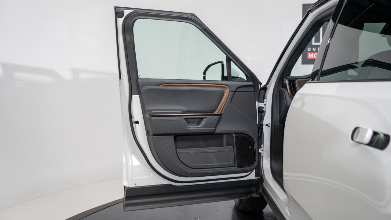 2025 Rivian R1S Premium Franklin TN