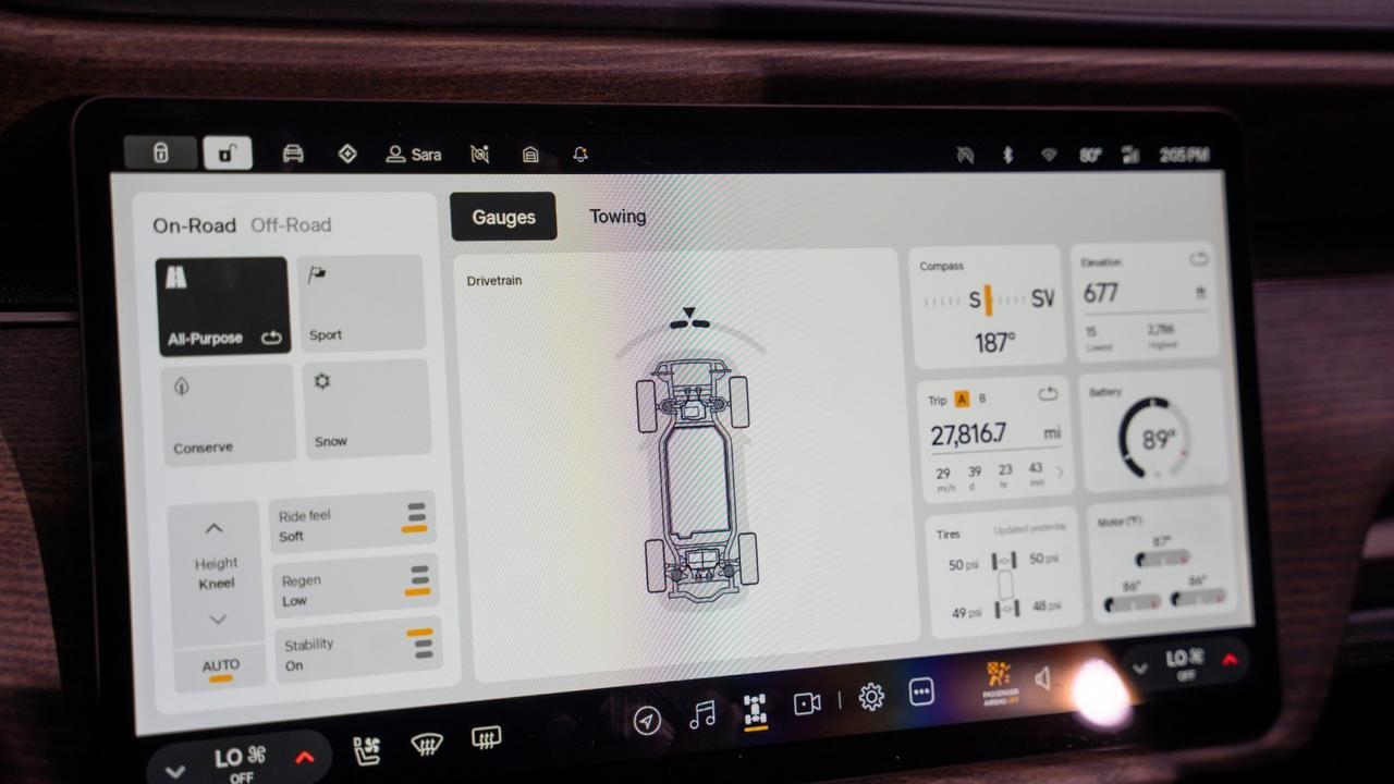 2025 Rivian R1S Premium Franklin TN