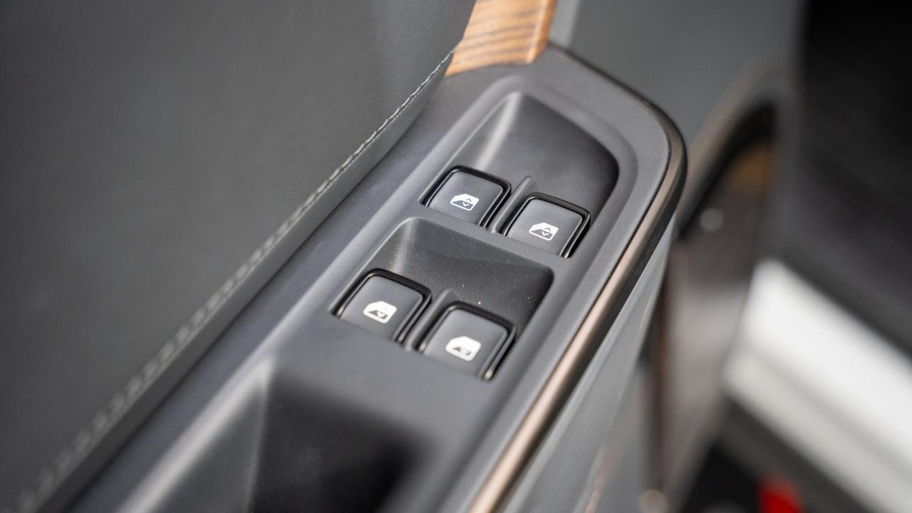 2025 Rivian R1S Premium Franklin TN