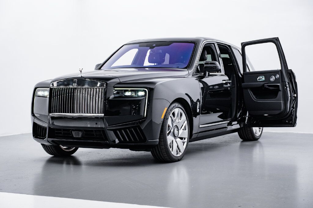 2025 Rolls-Royce Cullinan Base Miami FL