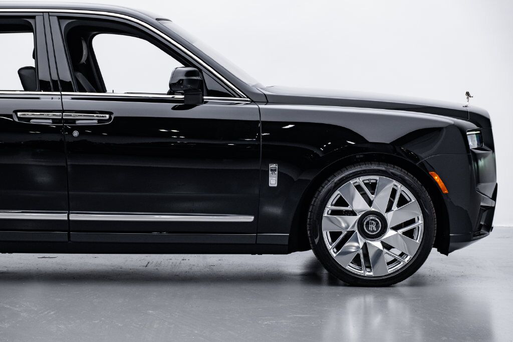 2025 Rolls-Royce Cullinan Base Miami FL