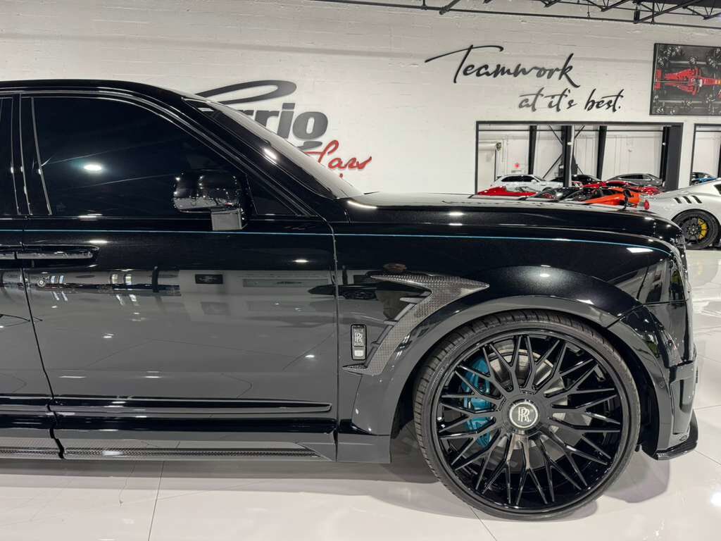 2025 Rolls-Royce Cullinan Black Badge body kit,Black Diamond paint,bespoke interior,Bespoke Audio,rear infotainment AND MORE!! Fort Lauderdale FL