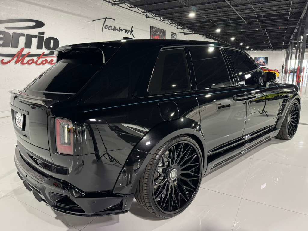 2025 Rolls-Royce Cullinan Black Badge body kit,Black Diamond paint,bespoke interior,Bespoke Audio,rear infotainment AND MORE!! Fort Lauderdale FL