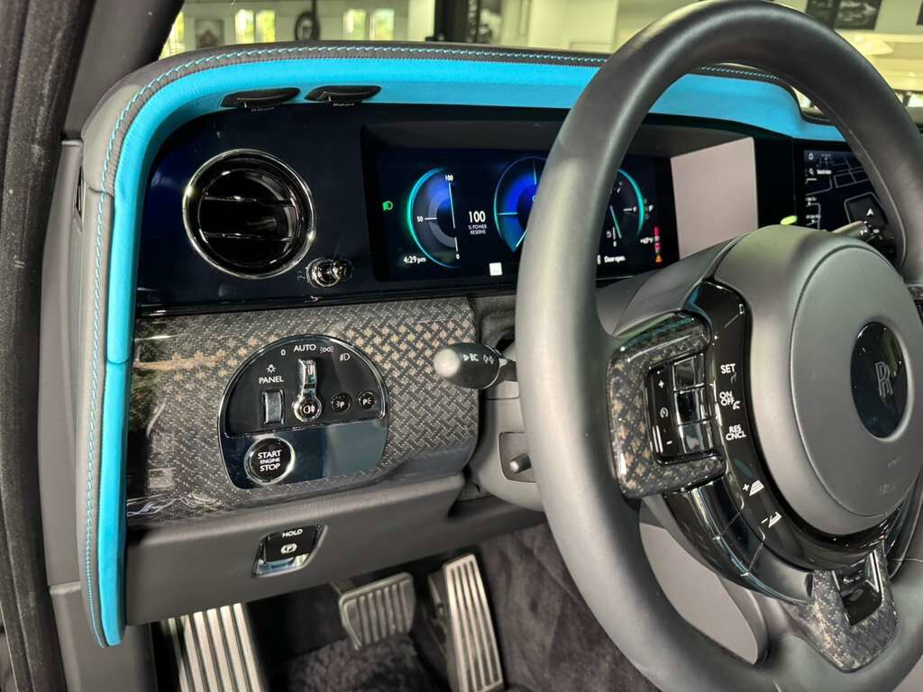 2025 Rolls-Royce Cullinan Black Badge body kit,Black Diamond paint,bespoke interior,Bespoke Audio,rear infotainment AND MORE!! Fort Lauderdale FL