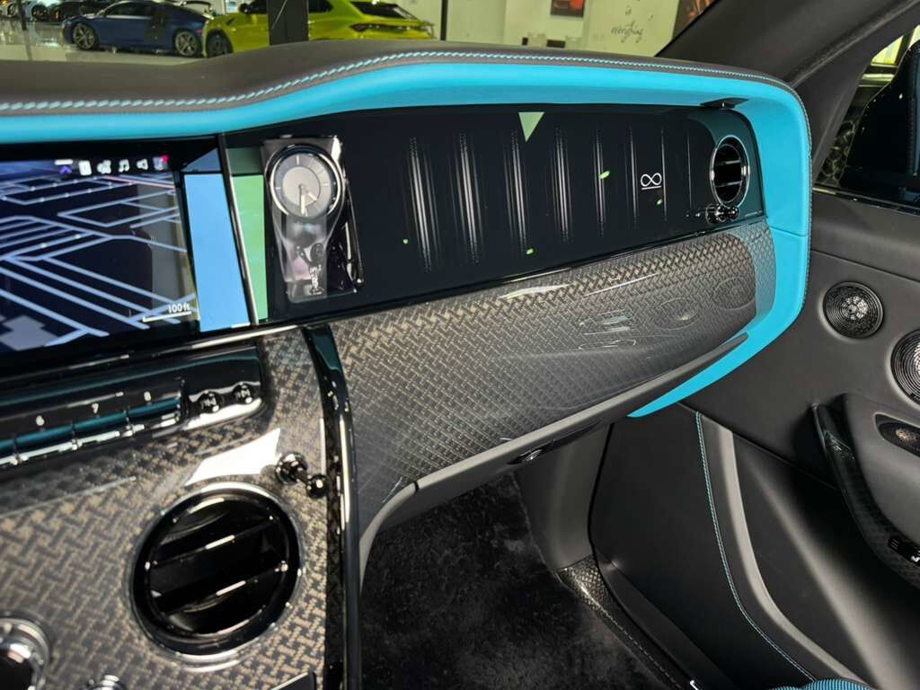 2025 Rolls-Royce Cullinan Black Badge body kit,Black Diamond paint,bespoke interior,Bespoke Audio,rear infotainment AND MORE!! Fort Lauderdale FL