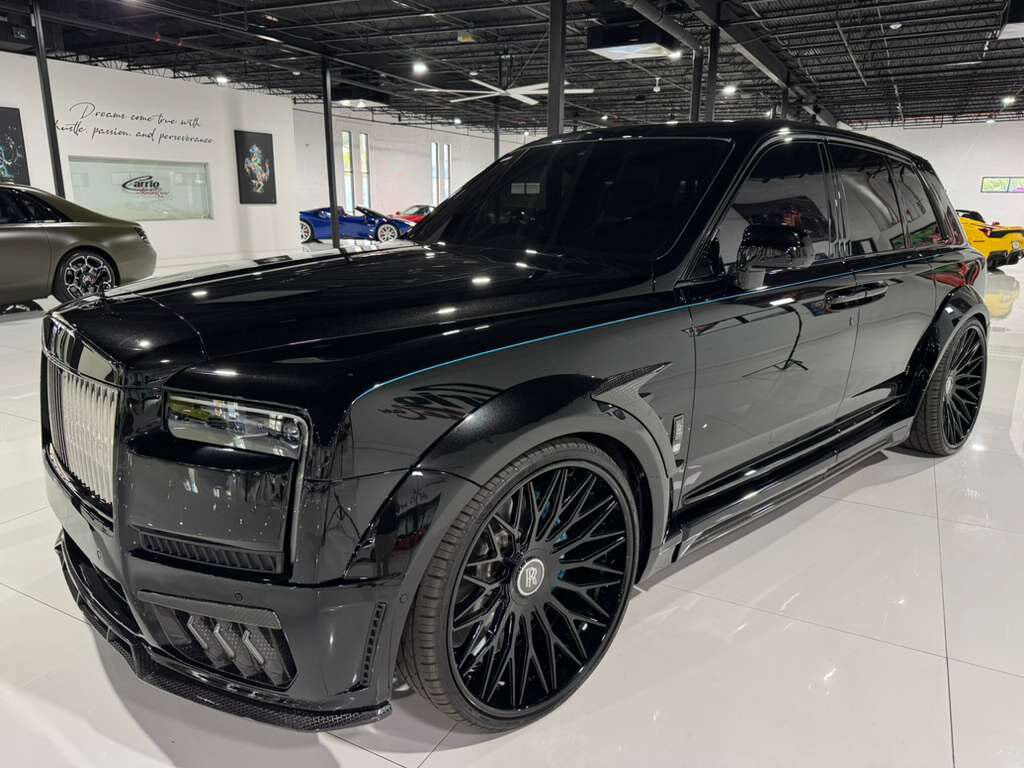 2025 Rolls-Royce Cullinan Black Badge body kit,Black Diamond paint,bespoke interior,Bespoke Audio,rear infotainment AND MORE!!