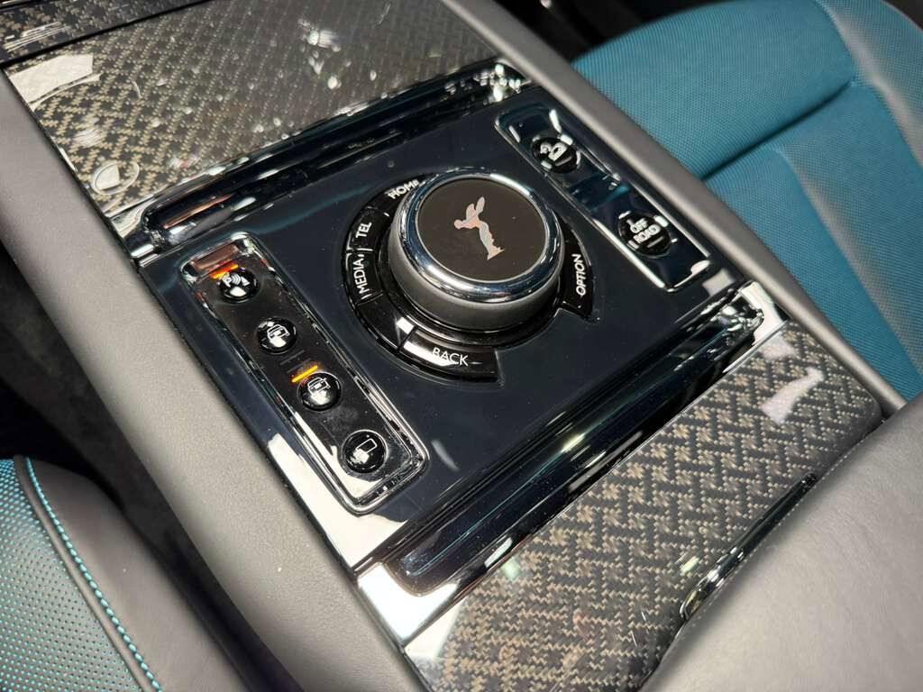 2025 Rolls-Royce Cullinan Black Badge body kit,Black Diamond paint,bespoke interior,Bespoke Audio,rear infotainment AND MORE!! Fort Lauderdale FL