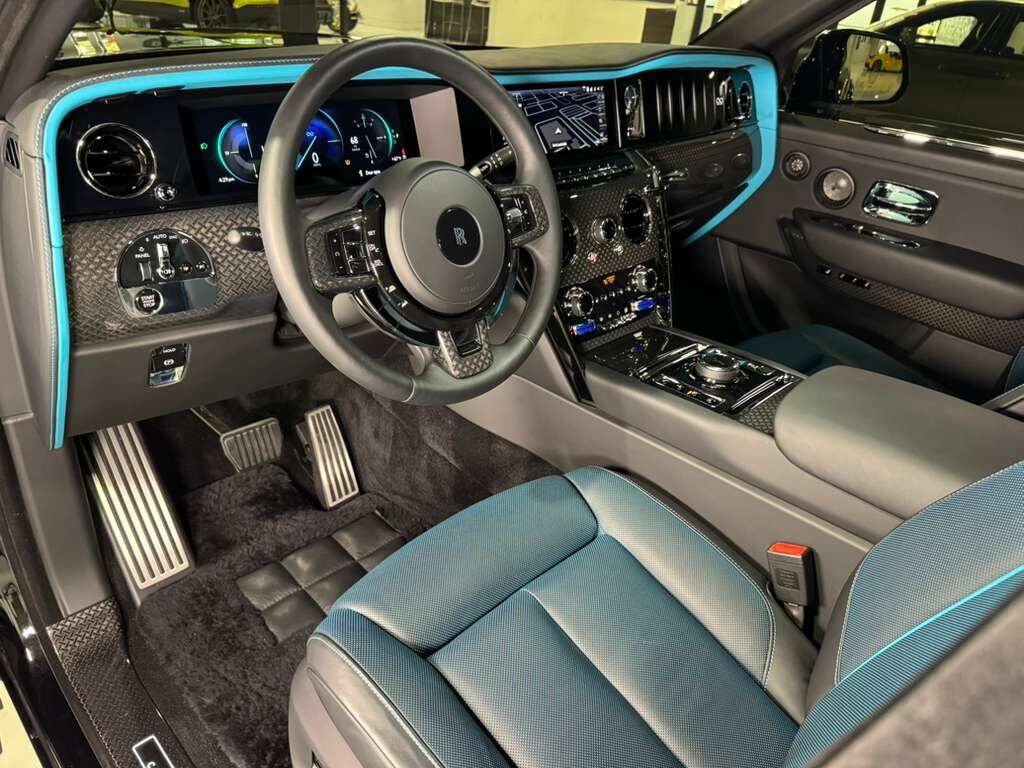 2025 Rolls-Royce Cullinan Black Badge body kit,Black Diamond paint,bespoke interior,Bespoke Audio,rear infotainment AND MORE!! Fort Lauderdale FL