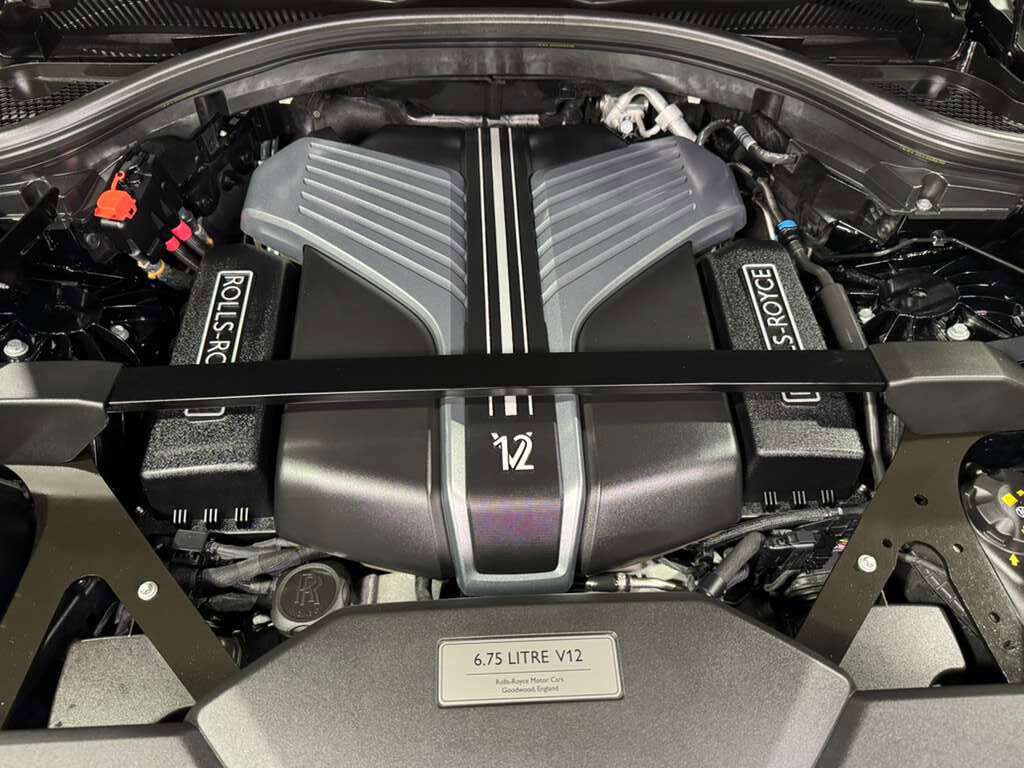 2025 Rolls-Royce Cullinan Black Badge body kit,Black Diamond paint,bespoke interior,Bespoke Audio,rear infotainment AND MORE!! Fort Lauderdale FL