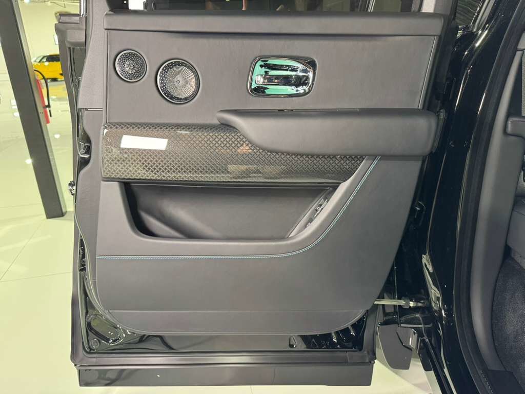 2025 Rolls-Royce Cullinan Black Badge body kit,Black Diamond paint,bespoke interior,Bespoke Audio,rear infotainment AND MORE!! Fort Lauderdale FL