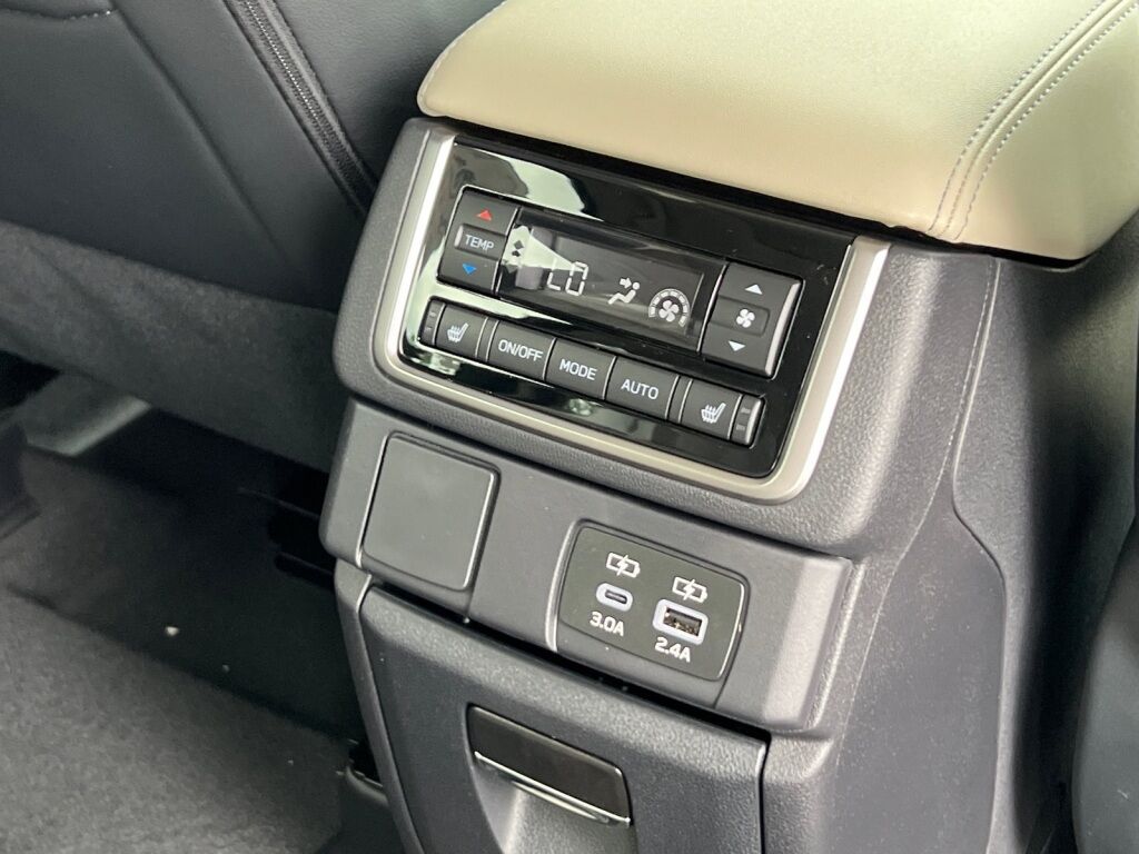 2025 Subaru Ascent Limited Hagerstown MD