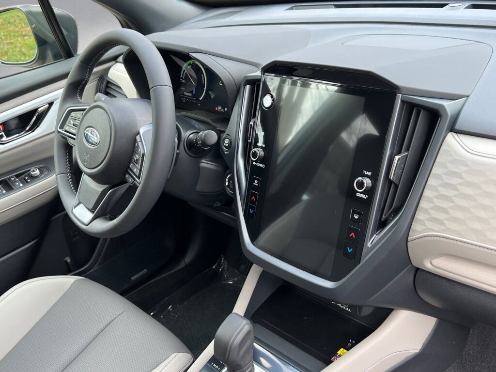 2025 Subaru Forester Hybrid Limited Hagerstown MD