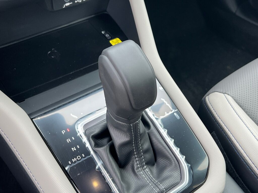 2025 Subaru Forester Hybrid Limited Hagerstown MD