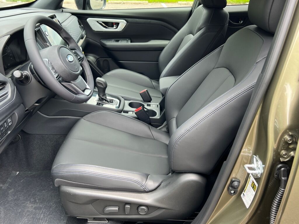 2025 Subaru Forester Hybrid Limited Hagerstown MD