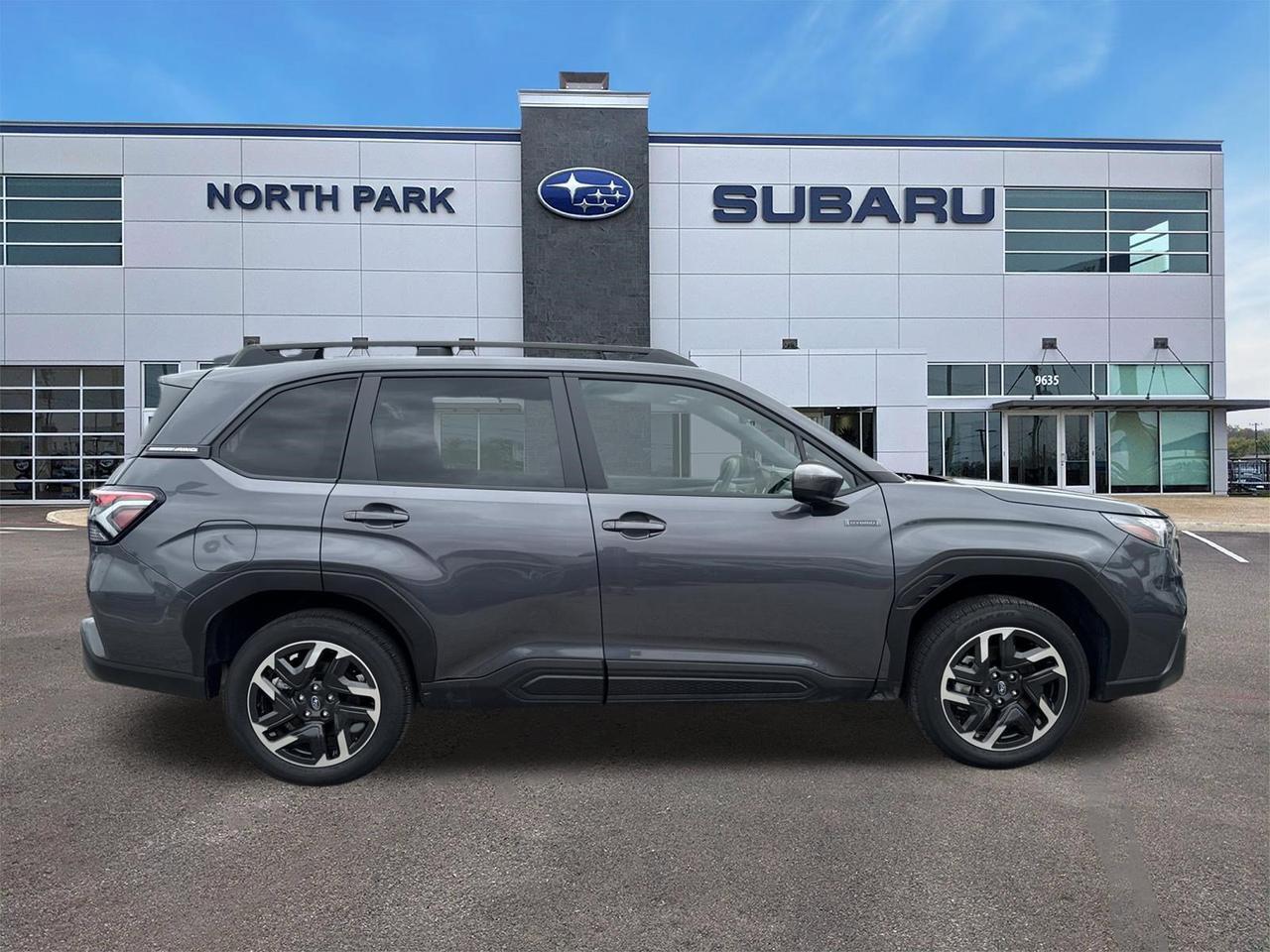 2025 Subaru Forester Premium Hybrid