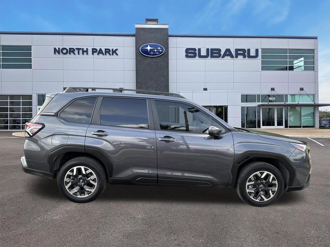 2025 Subaru Forester Premium