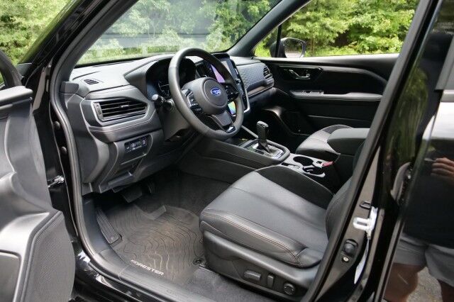 2025 Subaru Forester Touring AWD / Cooled Seats / Sunroof / NAV! High Point NC