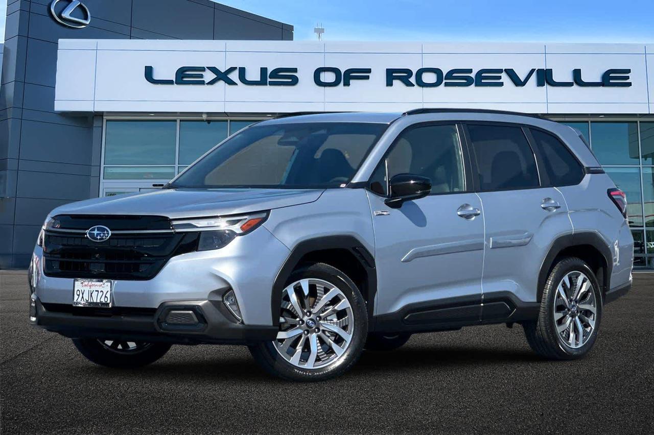 2025 Subaru Forester Touring Hybrid's photo