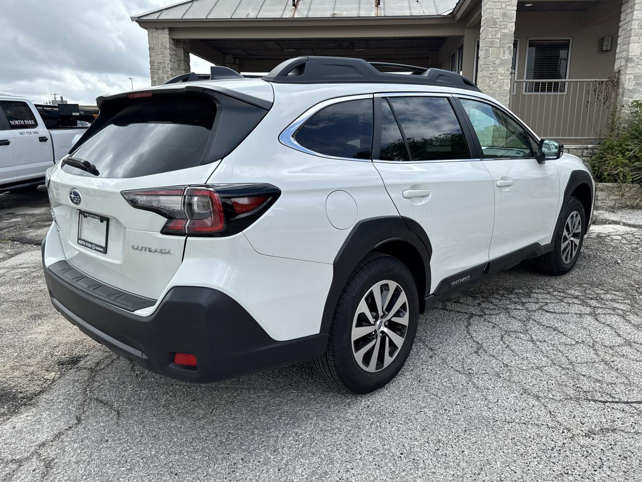 2025 Subaru Outback Premium