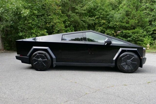 2025 Tesla Cybertruck Cyberbeast / Full Self Driving PKG / Tri Motor AWD! High Point NC