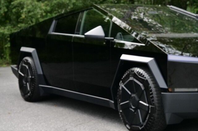 2025 Tesla Cybertruck Cyberbeast / Full Self Driving PKG / Tri Motor AWD! High Point NC