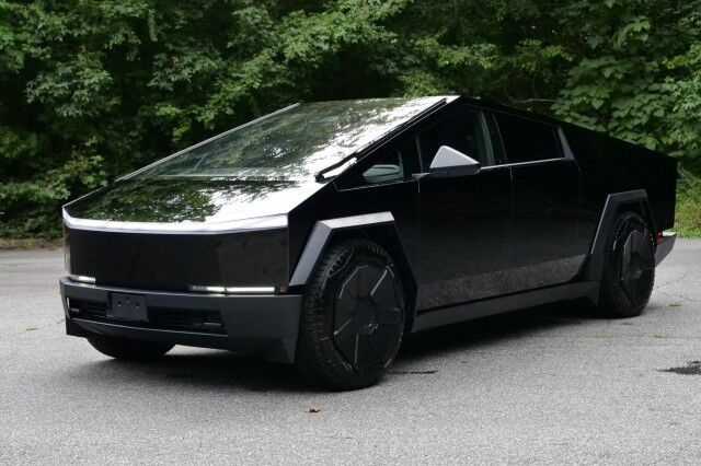 2025 Tesla Cybertruck Cyberbeast / Full Self Driving PKG / Tri Motor AWD! High Point NC