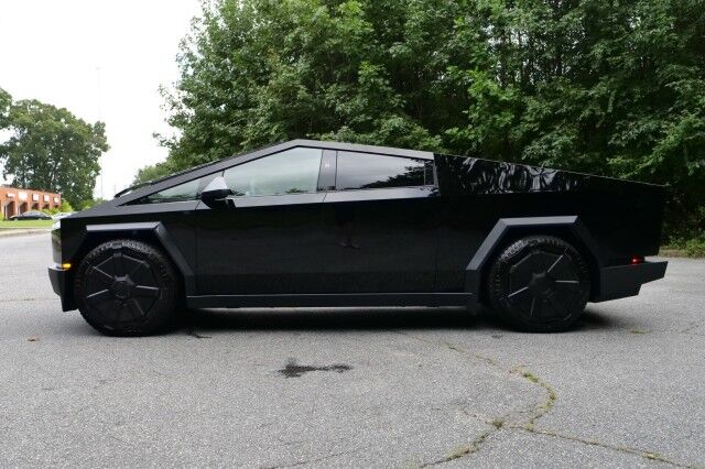 2025 Tesla Cybertruck Cyberbeast / Full Self Driving PKG / Tri Motor AWD! High Point NC