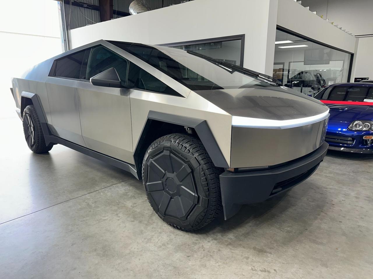 2025 Tesla Cybertruck Cyberbeast