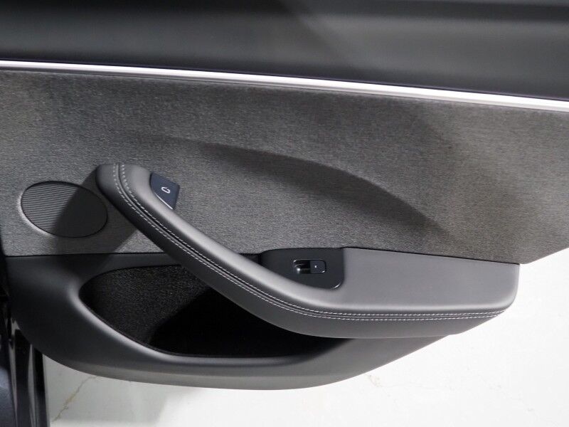 2025 Tesla Model 3 Long Range RWD *AUTOPILOT, NAVIGATION, SAFETY ALERTS, ADAPTIVE CRUISE, SURROUND VIEW CAMERAS, PANORAMA GLASS ROOF, CLIMATE SEATS, HEATED STEERING, WIRELESS CHARGING Round Rock TX