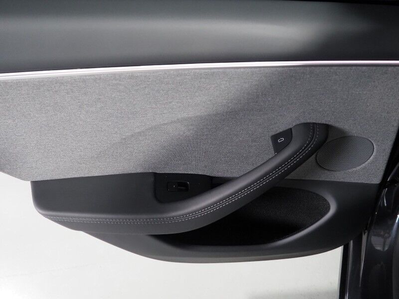 2025 Tesla Model 3 Long Range RWD *AUTOPILOT, NAVIGATION, SAFETY ALERTS, ADAPTIVE CRUISE, SURROUND VIEW CAMERAS, PANORAMA GLASS ROOF, CLIMATE SEATS, HEATED STEERING, WIRELESS CHARGING Round Rock TX