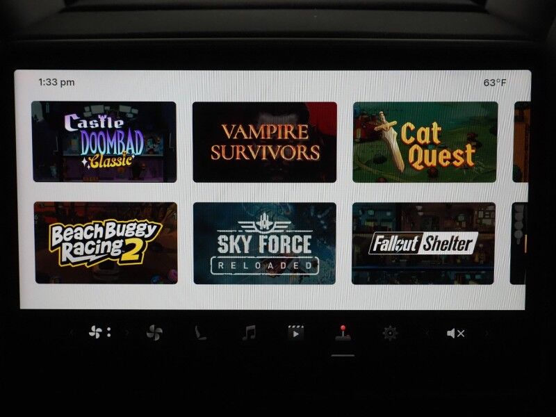 2025 Tesla Model 3 Long Range RWD *AUTOPILOT, NAVIGATION, SAFETY ALERTS, ADAPTIVE CRUISE, SURROUND VIEW CAMERAS, PANORAMA GLASS ROOF, CLIMATE SEATS, HEATED STEERING, WIRELESS CHARGING Round Rock TX