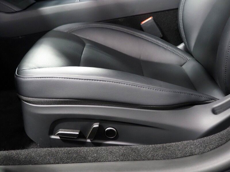 2025 Tesla Model 3 Long Range RWD *AUTOPILOT, NAVIGATION, SAFETY ALERTS, ADAPTIVE CRUISE, SURROUND VIEW CAMERAS, PANORAMA GLASS ROOF, CLIMATE SEATS, HEATED STEERING, WIRELESS CHARGING Round Rock TX