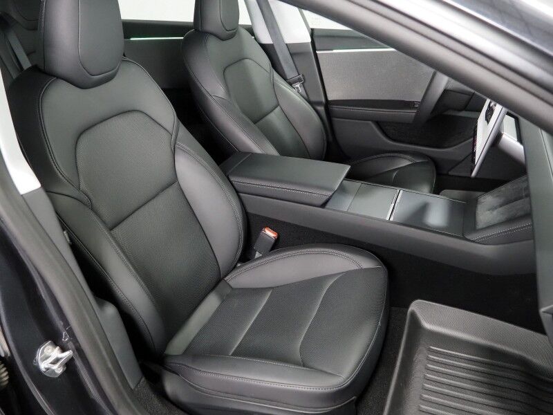 2025 Tesla Model 3 Long Range RWD *AUTOPILOT, NAVIGATION, SAFETY ALERTS, ADAPTIVE CRUISE, SURROUND VIEW CAMERAS, PANORAMA GLASS ROOF, CLIMATE SEATS, HEATED STEERING, WIRELESS CHARGING