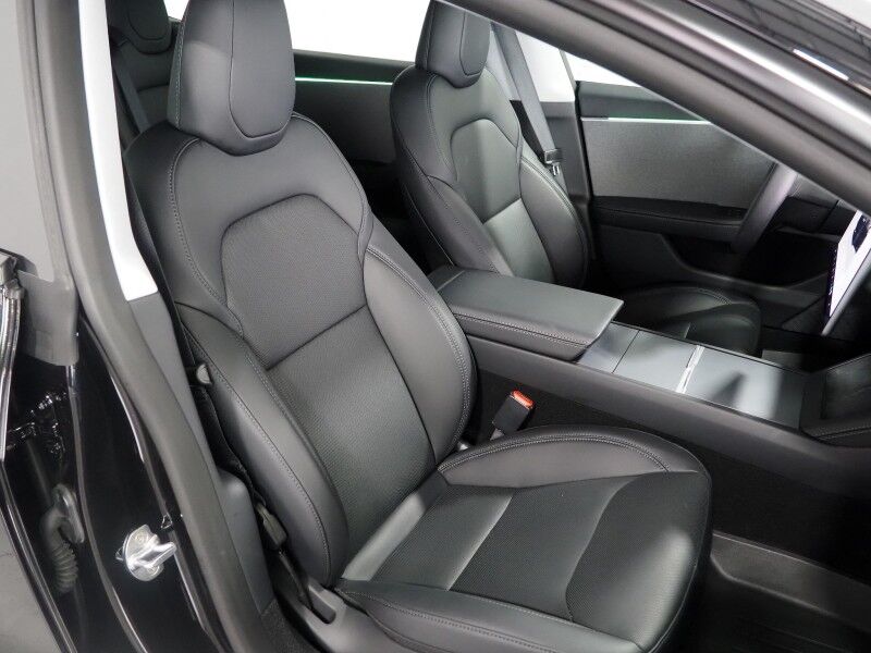 2025 Tesla Model 3 Long Range RWD *AUTOPILOT, NAVIGATION, SAFETY ALERTS, ADAPTIVE CRUISE, SURROUND VIEW CAMERAS, PANORAMA GLASS ROOF, CLIMATE SEATS, HEATED STEERING, WIRELESS CHARGING