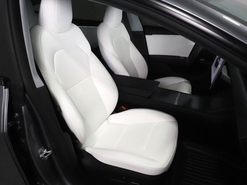 2025 Tesla Model 3 Long Range RWD *AUTOPILOT, NAVIGATION, SAFETY ALERTS, ADAPTIVE CRUISE, SURROUND VIEW CAMERAS, PANORAMA GLASS ROOF, CLIMATE SEATS, HEATED STEERING, WIRELESS CHARGING