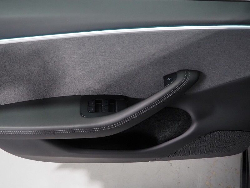 2025 Tesla Model 3 Long Range RWD *TRAFFIC AWARE CRUISE CONTROL, NAVIGATION, SAFETY ALERTS, SURROUND VIEW CAMERAS, PANORAMA GLASS ROOF, CLIMATE SEATS, HEATED STEERING, WIRELESS CHARGING Round Rock TX