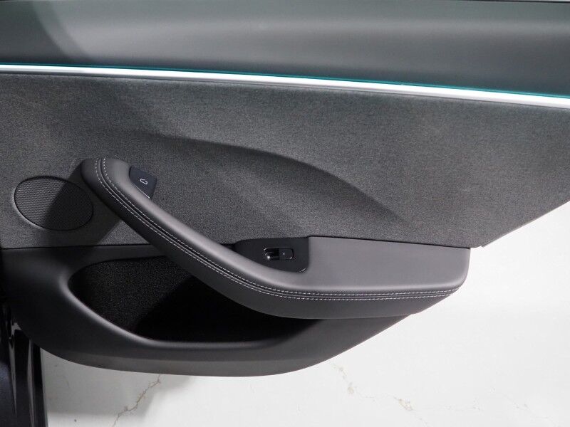 2025 Tesla Model 3 Long Range RWD *TRAFFIC AWARE CRUISE CONTROL, NAVIGATION, SAFETY ALERTS, SURROUND VIEW CAMERAS, PANORAMA GLASS ROOF, CLIMATE SEATS, HEATED STEERING, WIRELESS CHARGING Round Rock TX