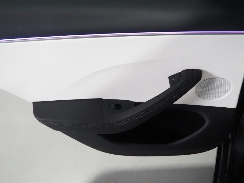 2025 Tesla Model 3 Performance AWD *TRAFFIC AWARE CRUISE CONTROL, NAVIGATION, SAFETY ALERTS, SURROUND VIEW CAMERAS, PANORAMA GLASS ROOF, CLIMATE SEATS, HEATED STEERING, 20 INCH WARP FORGED WHEELS, WIRELESS CHARGING Round Rock TX
