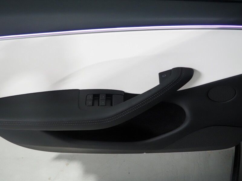 2025 Tesla Model 3 Performance AWD *TRAFFIC AWARE CRUISE CONTROL, NAVIGATION, SAFETY ALERTS, SURROUND VIEW CAMERAS, PANORAMA GLASS ROOF, CLIMATE SEATS, HEATED STEERING, 20 INCH WARP FORGED WHEELS, WIRELESS CHARGING Round Rock TX