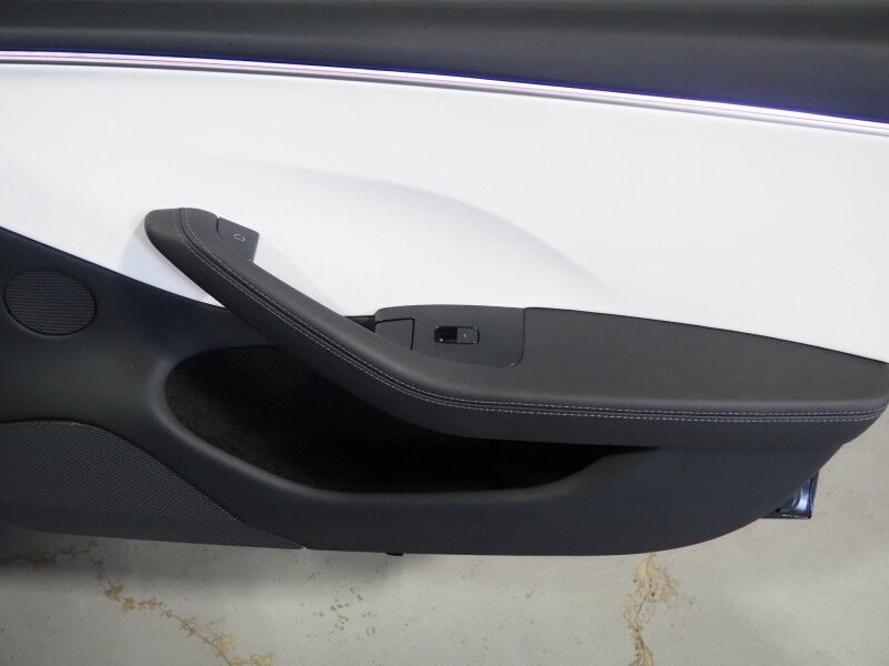 2025 Tesla Model 3 Performance AWD *TRAFFIC AWARE CRUISE CONTROL, NAVIGATION, SAFETY ALERTS, SURROUND VIEW CAMERAS, PANORAMA GLASS ROOF, CLIMATE SEATS, HEATED STEERING, 20 INCH WARP FORGED WHEELS, WIRELESS CHARGING Round Rock TX