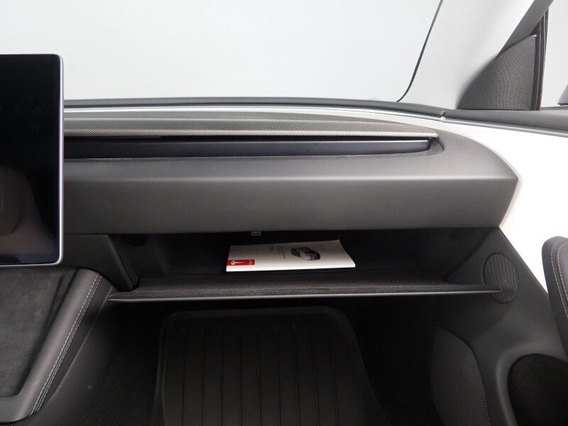 2025 Tesla Model 3 Performance AWD *TRAFFIC AWARE CRUISE CONTROL, NAVIGATION, SAFETY ALERTS, SURROUND VIEW CAMERAS, PANORAMA GLASS ROOF, CLIMATE SEATS, HEATED STEERING, 20 INCH WARP FORGED WHEELS, WIRELESS CHARGING Round Rock TX