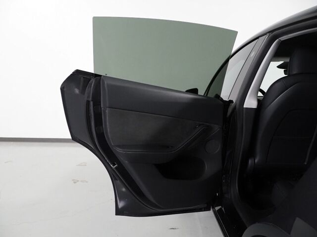 2025 Tesla Model Y Long Range *AUTOPILOT, NAVIGATION, SAFETY ALERTS, ADAPTIVE CRUISE, SURROUND VIEW CAMERAS, PANORAMA GLASS ROOF, HEATED SEATS/STEERING WHEEL, BLUETOOTH, WIRELESS CHARGING Round Rock TX