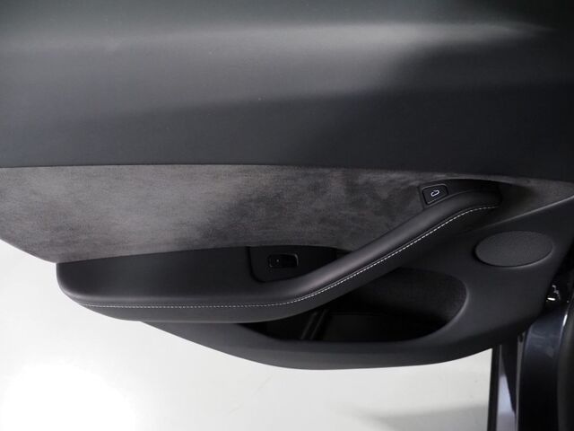 2025 Tesla Model Y Long Range *AUTOPILOT, NAVIGATION, SAFETY ALERTS, ADAPTIVE CRUISE, SURROUND VIEW CAMERAS, PANORAMA GLASS ROOF, HEATED SEATS/STEERING WHEEL, BLUETOOTH, WIRELESS CHARGING Round Rock TX