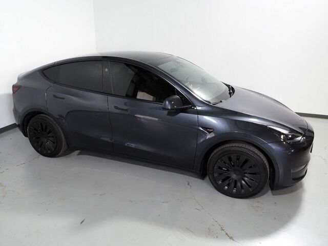2025 Tesla Model Y Long Range *AUTOPILOT, NAVIGATION, SAFETY ALERTS, ADAPTIVE CRUISE, SURROUND VIEW CAMERAS, PANORAMA GLASS ROOF, HEATED SEATS/STEERING WHEEL, BLUETOOTH, WIRELESS CHARGING Round Rock TX