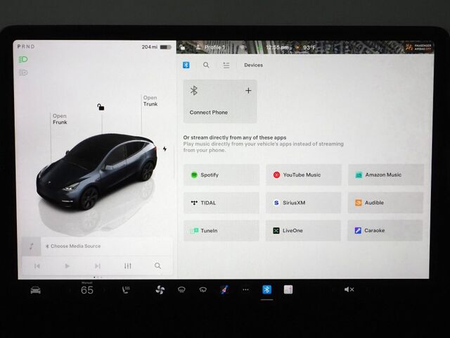 2025 Tesla Model Y Long Range *AUTOPILOT, NAVIGATION, SAFETY ALERTS, ADAPTIVE CRUISE, SURROUND VIEW CAMERAS, PANORAMA GLASS ROOF, HEATED SEATS/STEERING WHEEL, BLUETOOTH, WIRELESS CHARGING Round Rock TX